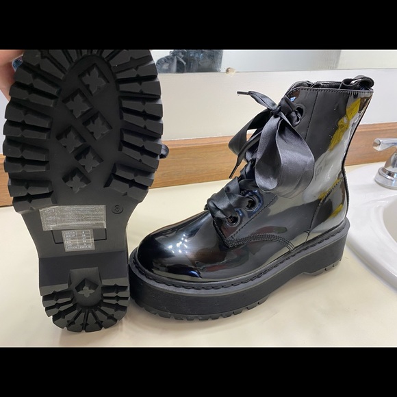 🖤Boots🖤 - Picture 3 of 3